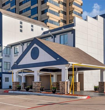 Comfort Inn & Suites Market Ctr