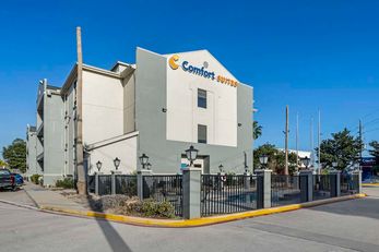 Comfort Suites Willowbrook