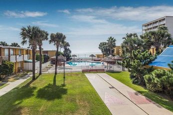 Quality Inn & Suites on the Beach