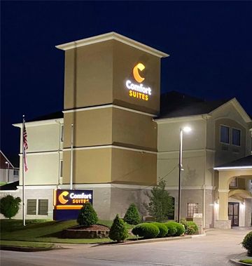 Comfort Suites