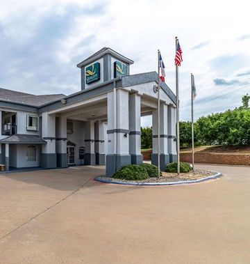 Quality Inn & Suites Canton