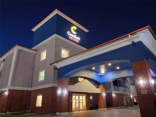 Comfort Suites
