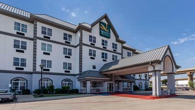 Quality Inn & Suites I-35 E/Walnut Hill