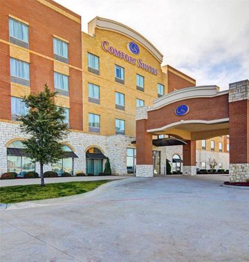 Comfort Suites at Frisco Sq/Pizza Hut Pk