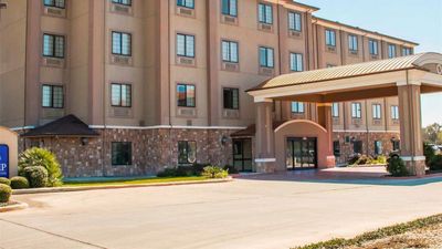Sleep Inn & Suites at Six Flags
