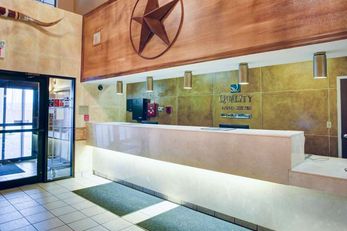 Quality Inn & Suites Airport