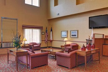 Quality Suites Near Cedar Creek Lake
