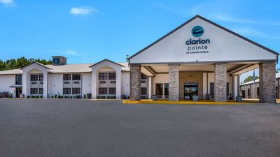Clarion Pointe Marshall