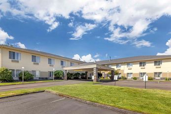 Comfort Suites near Vancouver Mall