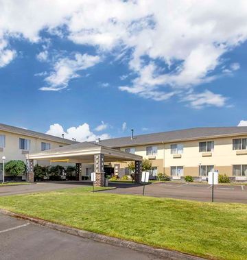 Comfort Suites near Vancouver Mall