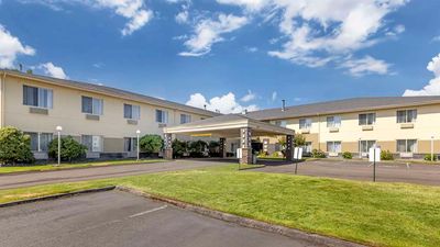 Comfort Suites near Vancouver Mall