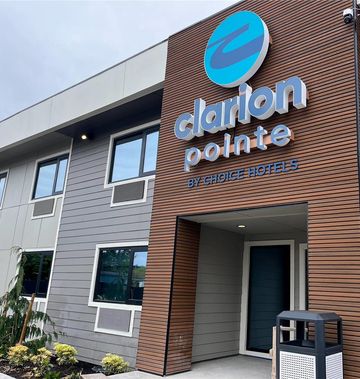 Clarion Pointe Kent Seattle South