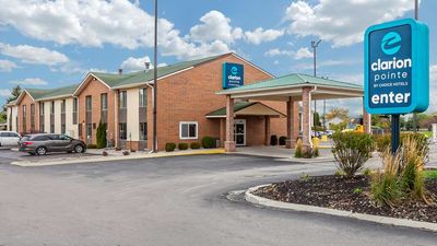 Clarion Pointe Racine-Mount Pleasant