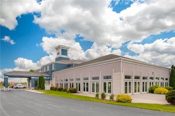 Comfort Inn and Suites Sheboygan I-43