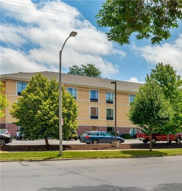 Sleep Inn and Suites Milwaukee Airport