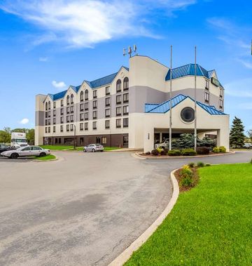 Quality Suites Milwaukee Airport
