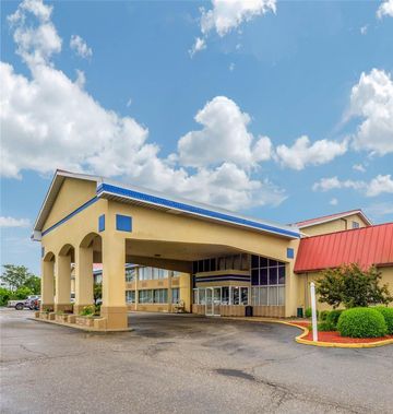 Econo Lodge Inn & Suites Triadelphia