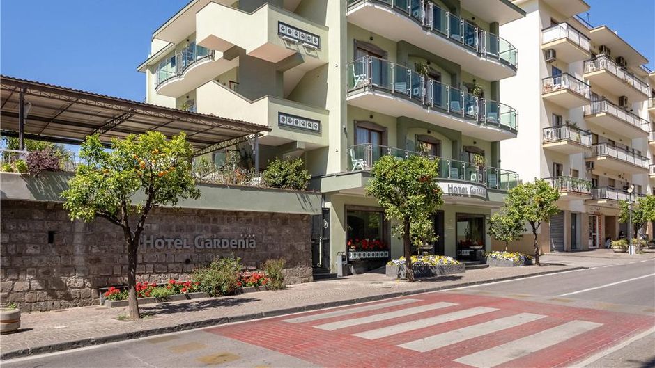 Gardenia Sorrento Coast Exterior