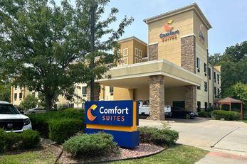Comfort Suites