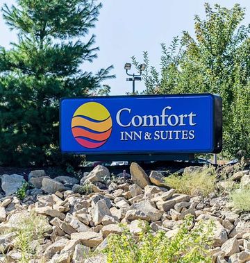 Comfort Inn & Suites, Lawrence