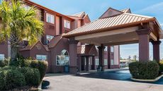Econo Lodge Inn & Suites