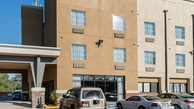 Comfort Suites
