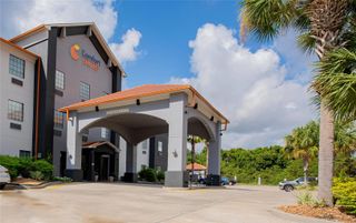 Comfort Suites