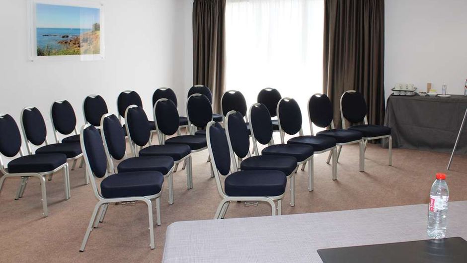 Golden Tulip La Baule Suites Meeting