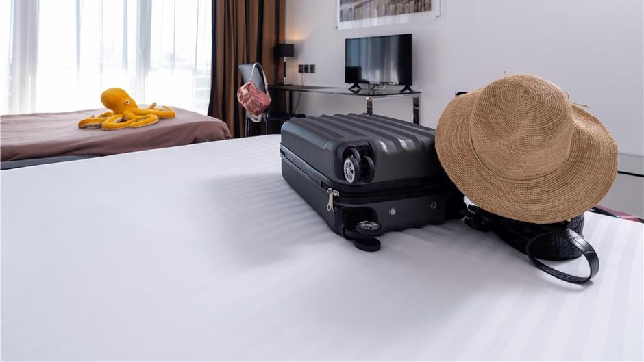 Golden Tulip La Baule Suites Room