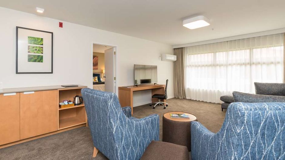 Distinction Hotel & Conference Hamilton Suite