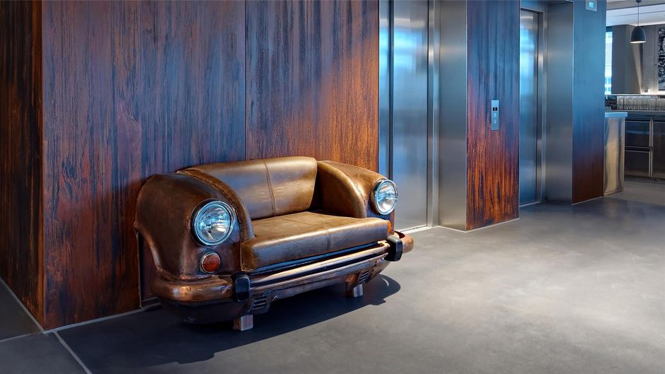 BW Premier V8 Superior Motorworld Region Lobby
