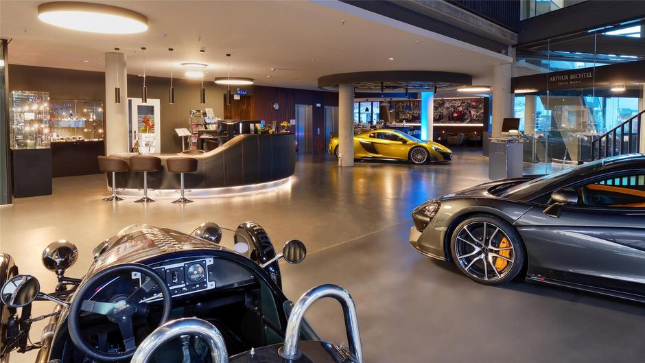 BW Premier V8 Superior Motorworld Region Lobby