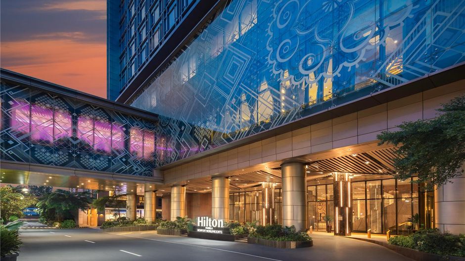 Hilton Manila Newport World Resorts Exterior