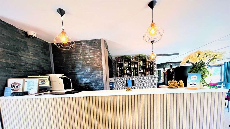 Kyriad Peronne Lobby
