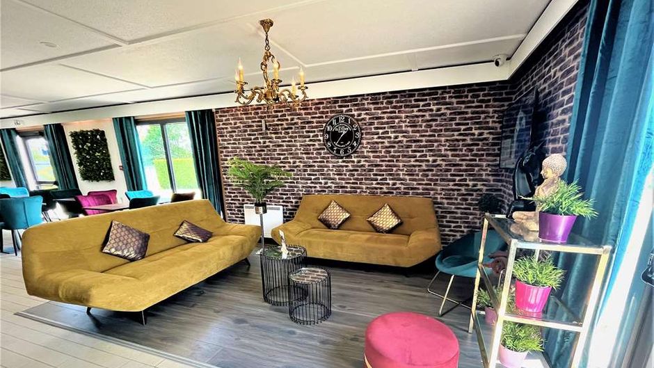 Kyriad Peronne Lobby