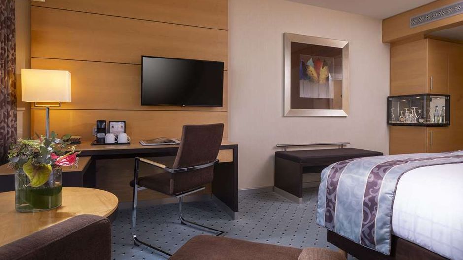 Maritim Hotel Duesseldorf Room