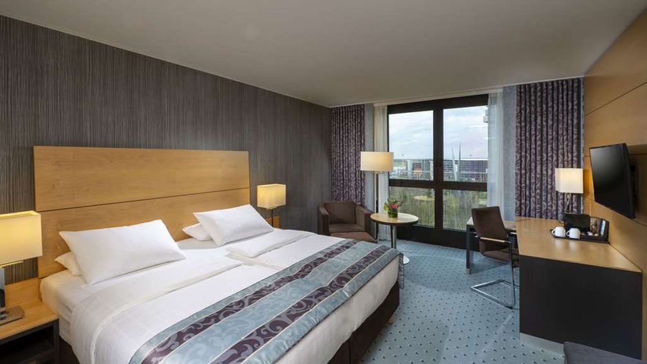 Maritim Hotel Duesseldorf Room