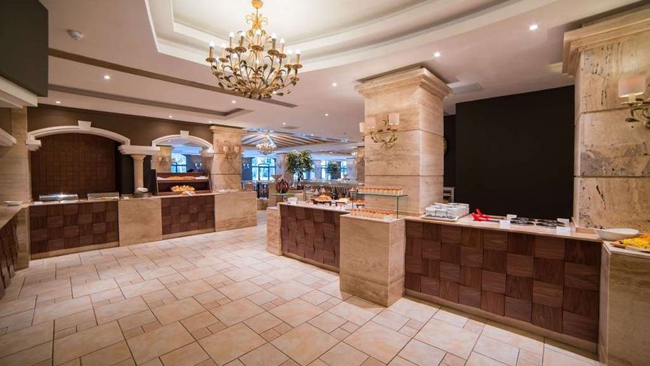 Maritim Antonine Hotel & Spa Restaurant