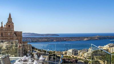 Maritim Antonine Hotel & Spa