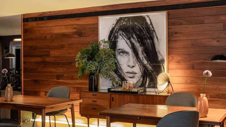 Alexandra Barcelona, Curio Collection Lobby