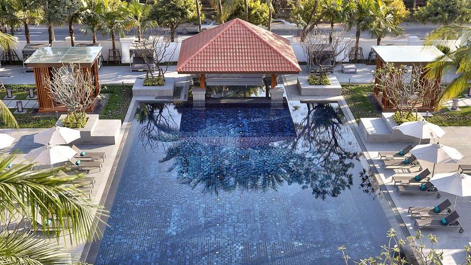 Hilton Mandalay Pool