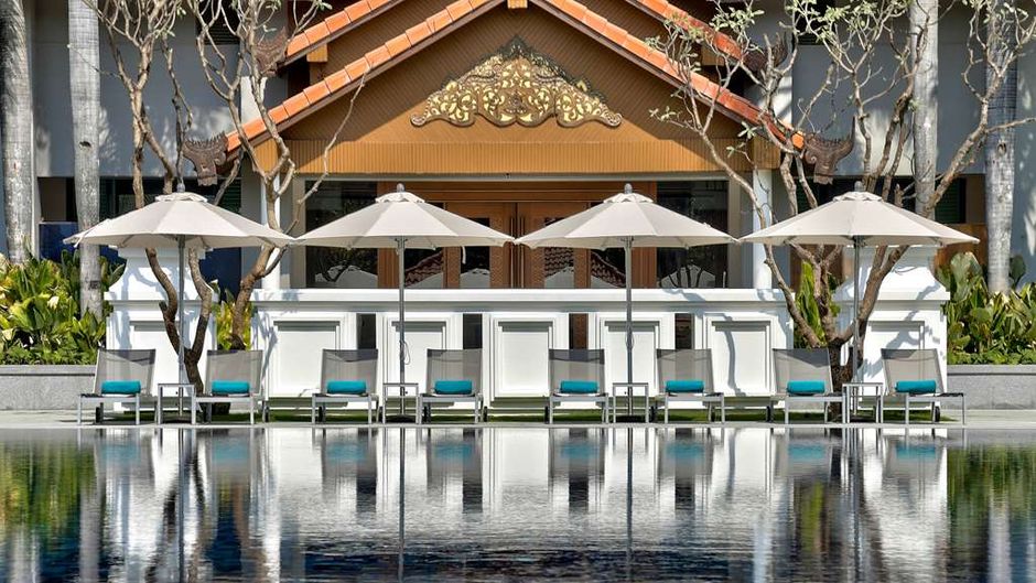 Hilton Mandalay Pool