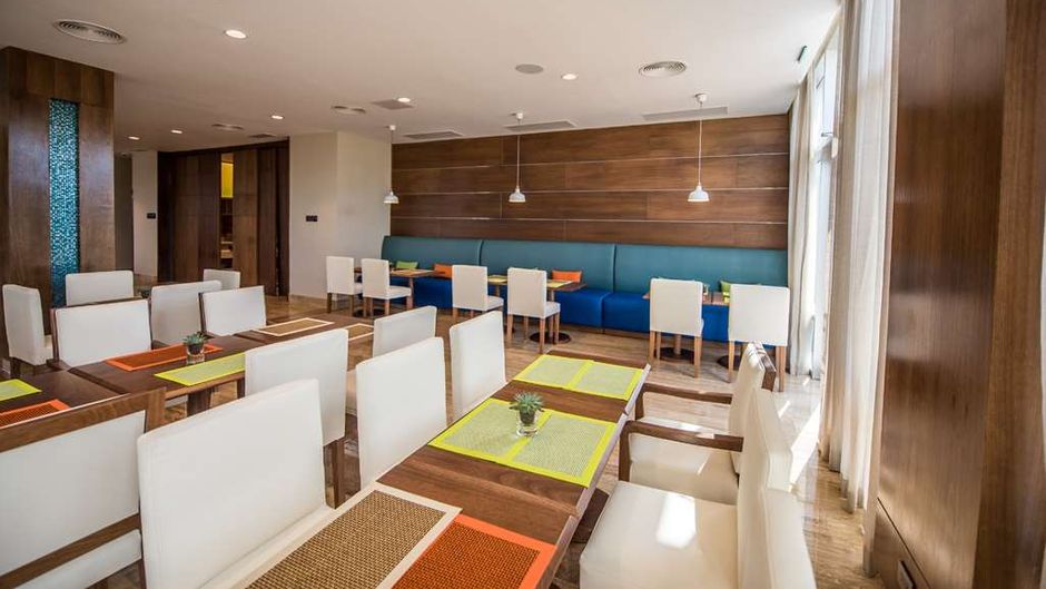 Hampton by Hilton Santo Domingo Airport Restaurant