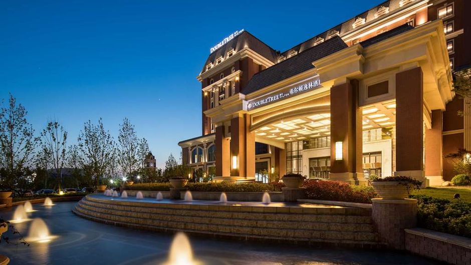 DoubleTree Oriental Movie Metropolis Exterior
