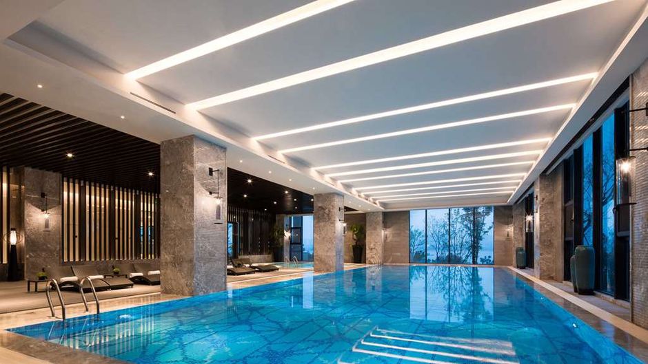 DoubleTree Oriental Movie Metropolis Pool