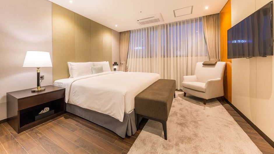Howard Johnson Incheon Airport Room
