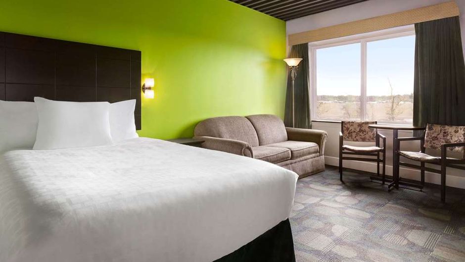 Travelodge Baie Comeau Room