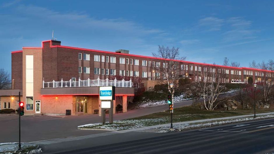 Travelodge Baie Comeau Exterior