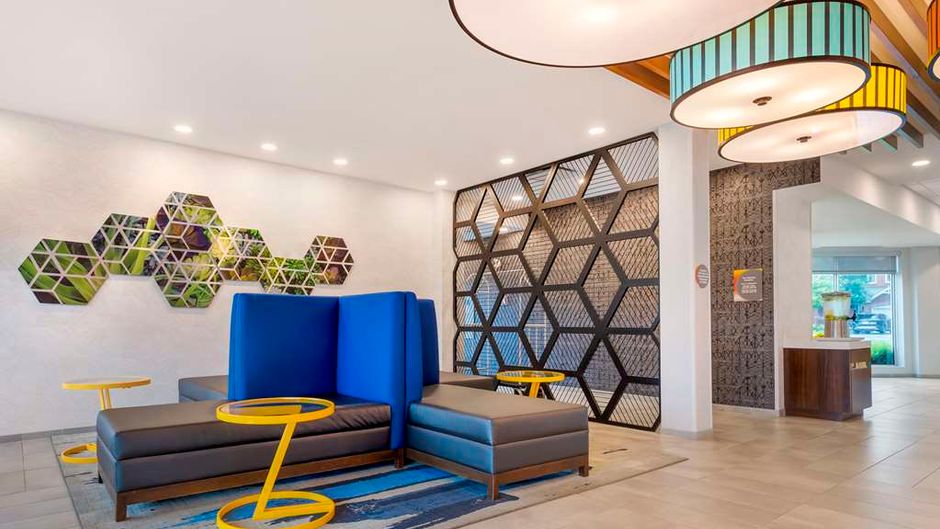 GLo-Kanata Ottawa West Lobby