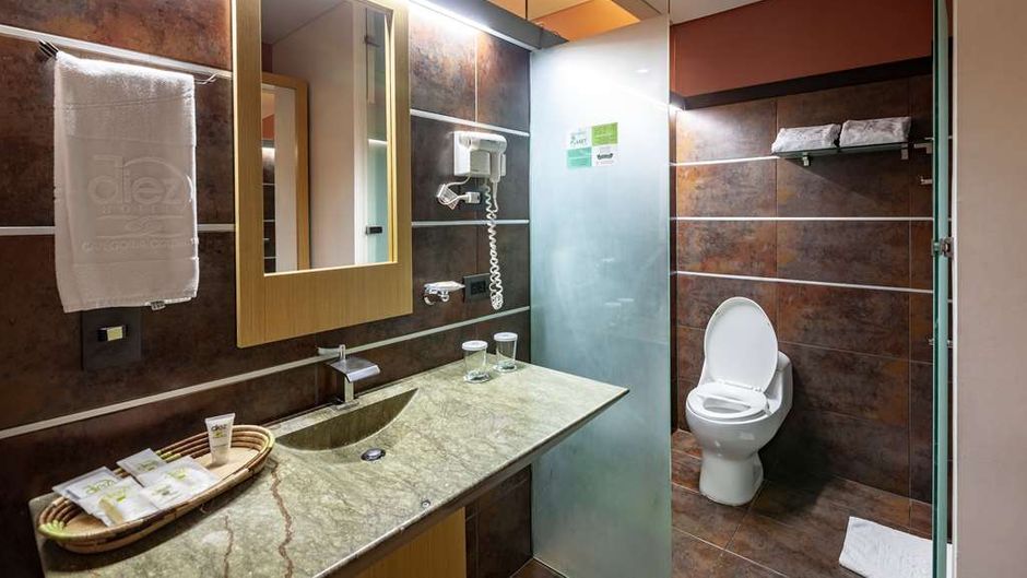 Diez Hotel Categoria Colombia Room